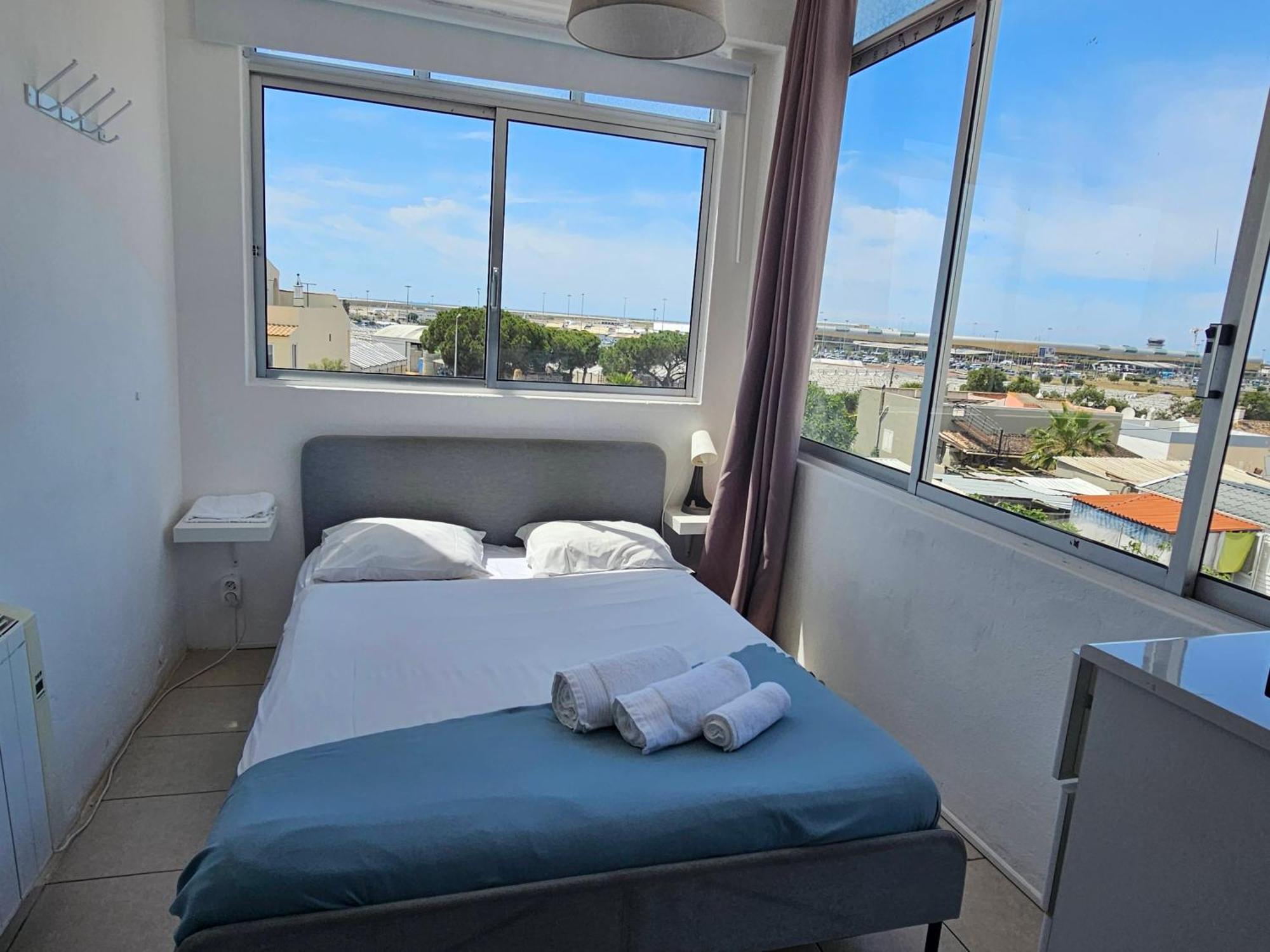 Blife Marya Private Rooms - Airport Stay Distrito de Distrito de Faro Habitación foto