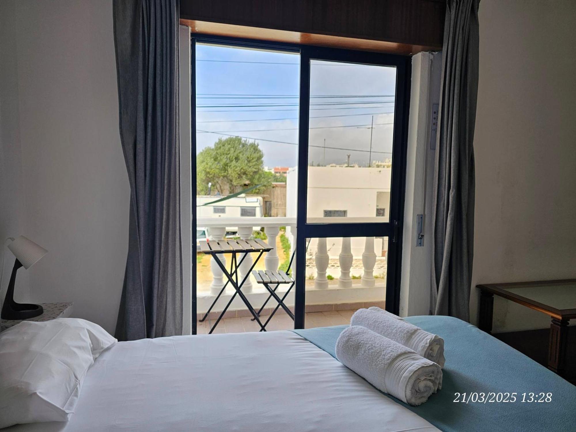 Blife Marya Private Rooms - Airport Stay Distrito de Distrito de Faro Habitación foto
