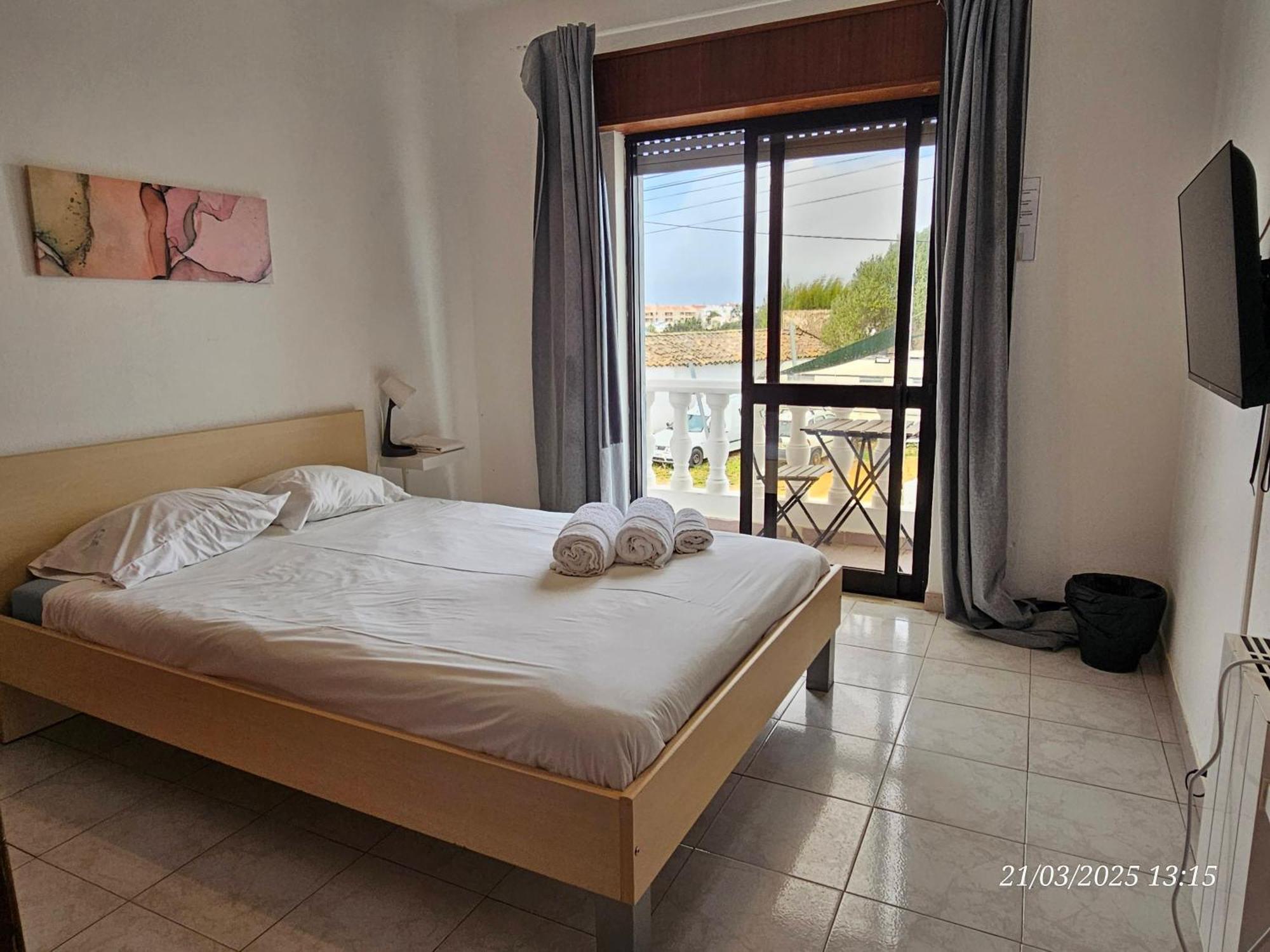 Blife Marya Private Rooms - Airport Stay Distrito de Distrito de Faro Habitación foto